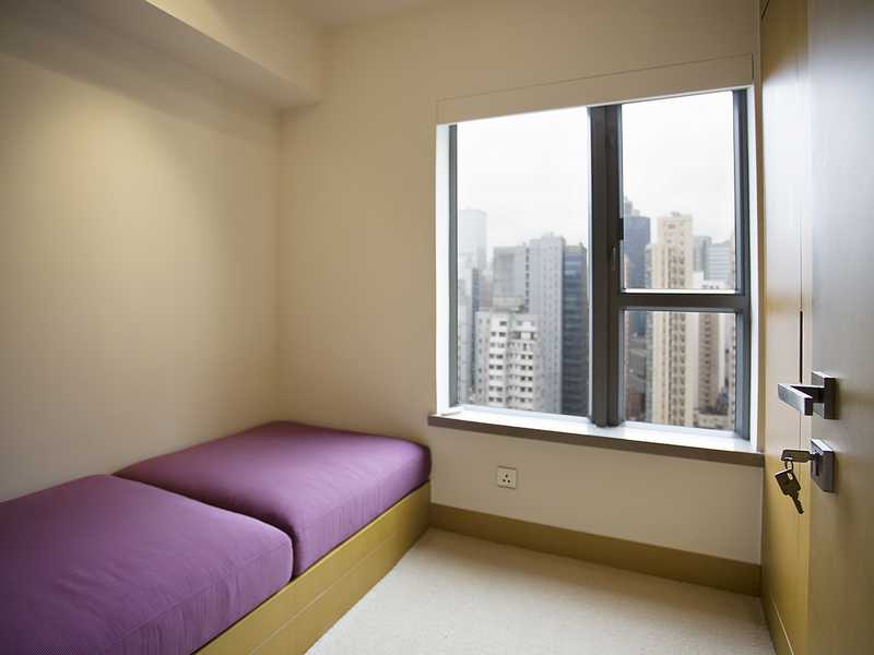 https://img.propertyraptor.com/cdn-cgi/imagedelivery/KD5bF_AFL0JDTbKLWF7z9g/ap8/ap8_001/hornet/prp/img/27bee07d27c2bd7347834e322287bfc1.jpg/public