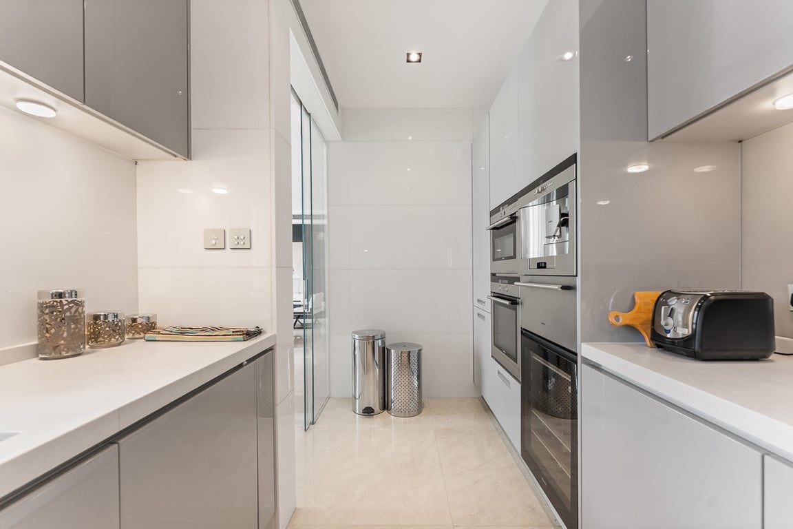 https://img.propertyraptor.com/cdn-cgi/imagedelivery/KD5bF_AFL0JDTbKLWF7z9g/ap8/ap8_001/hornet/prp/img/27c3cd40cfd24b02c49c43dc3242586d-wtm.jpg/public