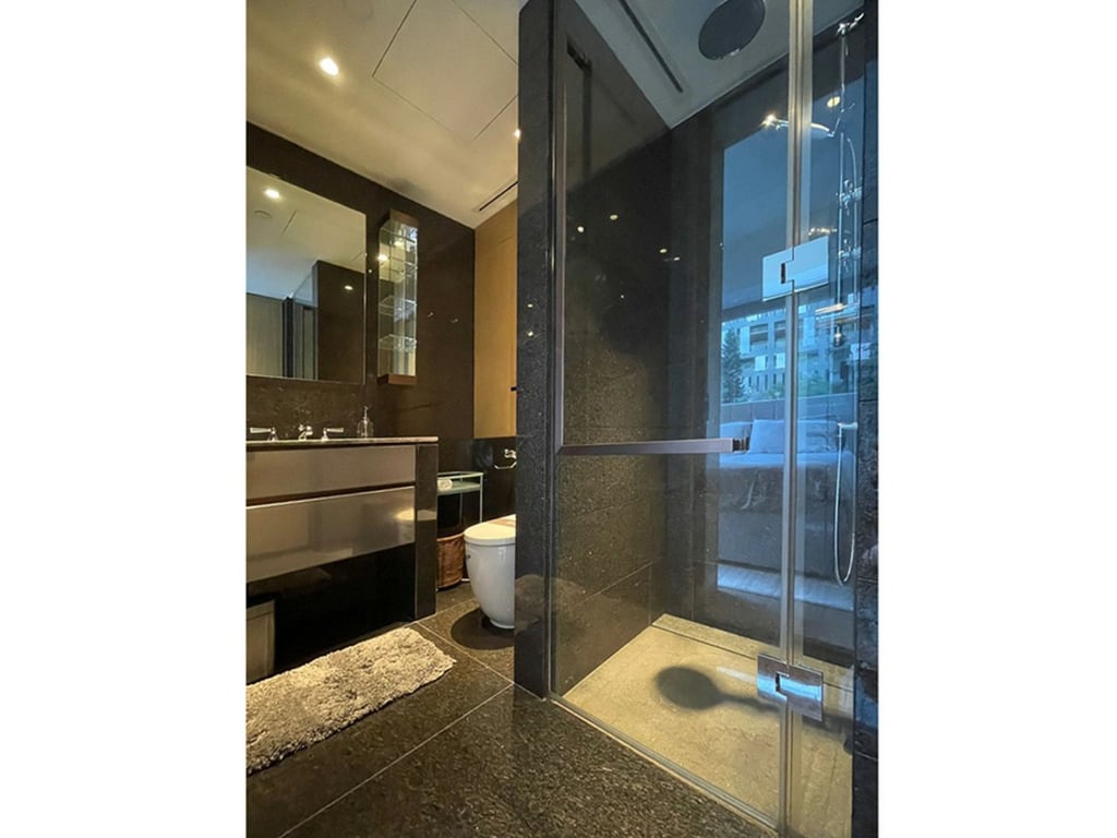 https://img.propertyraptor.com/cdn-cgi/imagedelivery/KD5bF_AFL0JDTbKLWF7z9g/ap8/ap8_001/hornet/prp/img/27e0974534fad27c36a5b686b6dbba9d-wtm.jpg/public