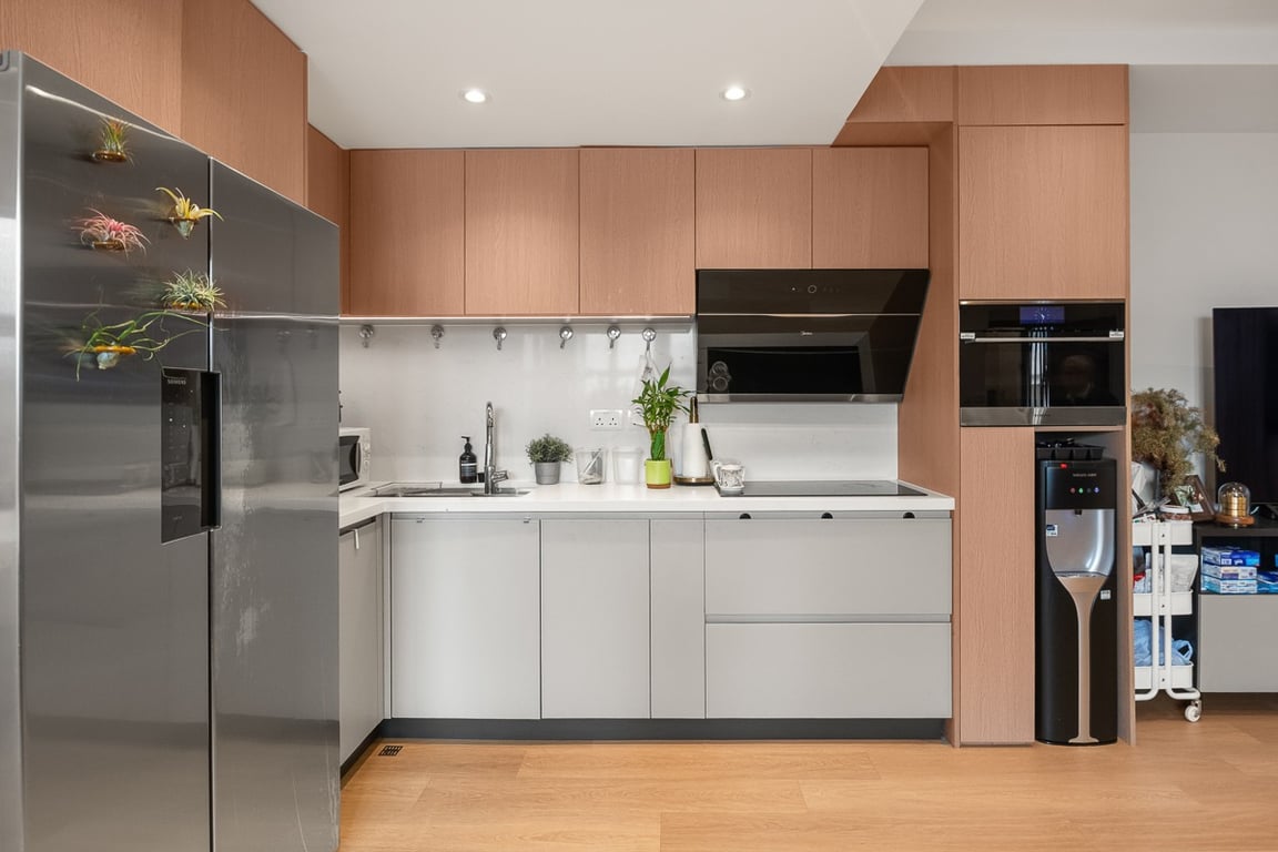 https://img.propertyraptor.com/cdn-cgi/imagedelivery/KD5bF_AFL0JDTbKLWF7z9g/ap8/ap8_001/hornet/prp/img/27e4028c5421cff5de1016b79fe93bd8-wtm.jpg/public