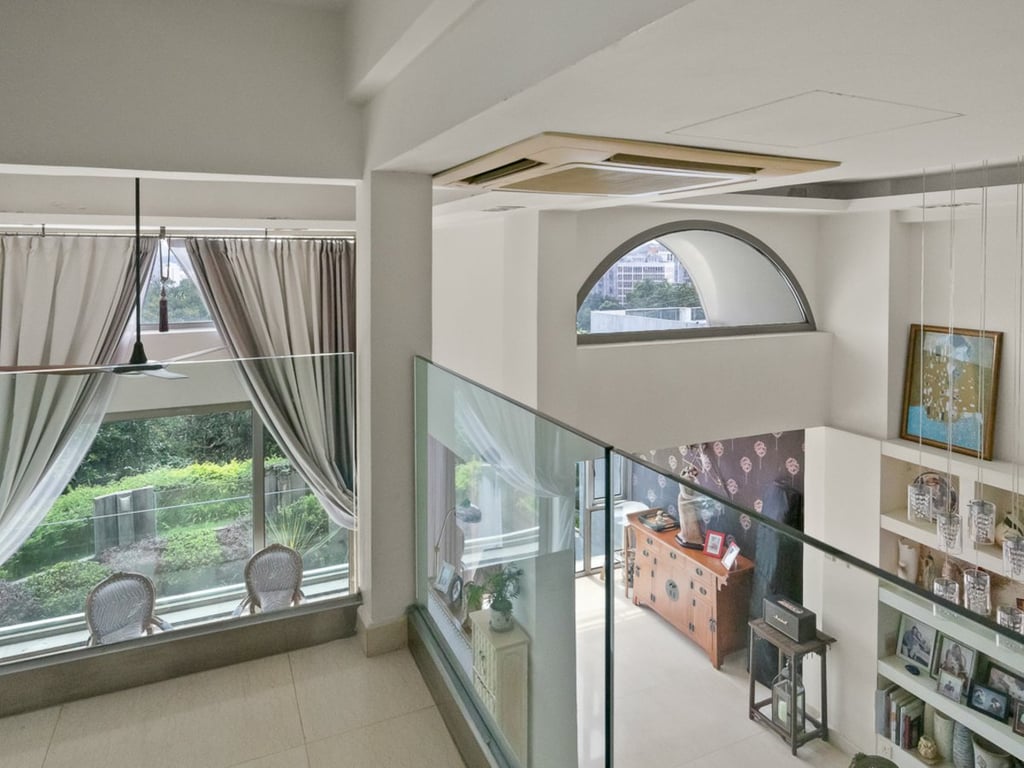 https://img.propertyraptor.com/cdn-cgi/imagedelivery/KD5bF_AFL0JDTbKLWF7z9g/ap8/ap8_001/hornet/prp/img/27f128822ddf096b260a53471768b7d7.jpg/public