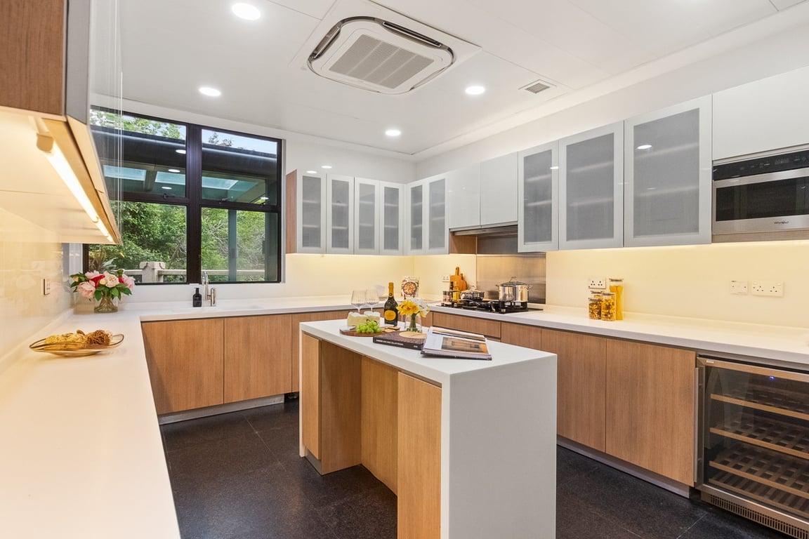 https://img.propertyraptor.com/cdn-cgi/imagedelivery/KD5bF_AFL0JDTbKLWF7z9g/ap8/ap8_001/hornet/prp/img/27ffbb600491dd09c97285dbea5b056a-wtm.jpg/public