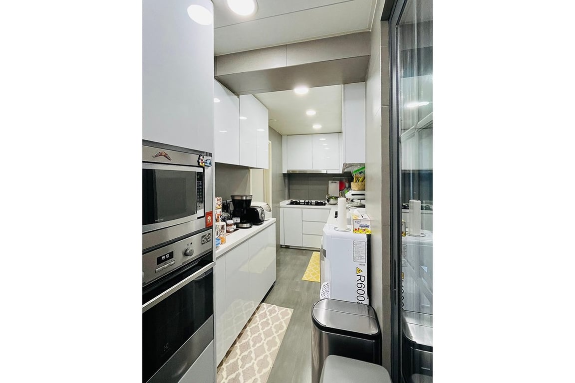 https://img.propertyraptor.com/cdn-cgi/imagedelivery/KD5bF_AFL0JDTbKLWF7z9g/ap8/ap8_001/hornet/prp/img/2807cc9344b870ad6e40846da554a3a1-wtm.jpg/public