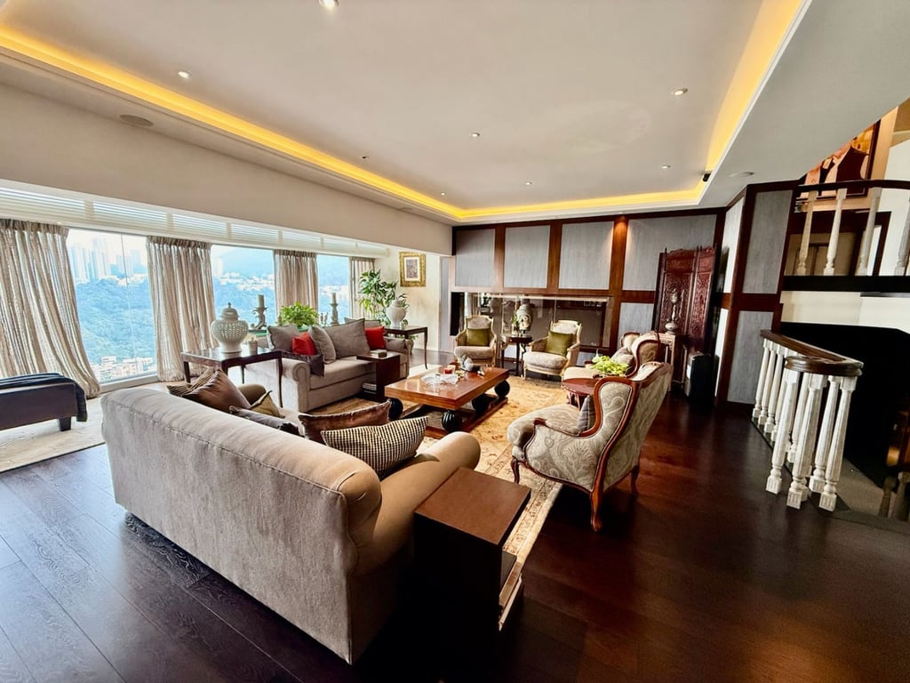 https://img.propertyraptor.com/cdn-cgi/imagedelivery/KD5bF_AFL0JDTbKLWF7z9g/ap8/ap8_001/hornet/prp/img/280dbd37df9602bca382a3bdab18407e-wtm.jpg/public