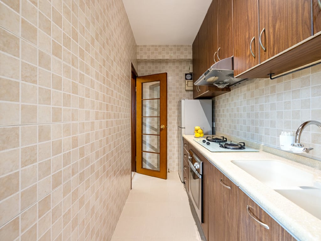 https://img.propertyraptor.com/cdn-cgi/imagedelivery/KD5bF_AFL0JDTbKLWF7z9g/ap8/ap8_001/hornet/prp/img/28179096a35108d6f7d0bf276d36e858.jpg/public