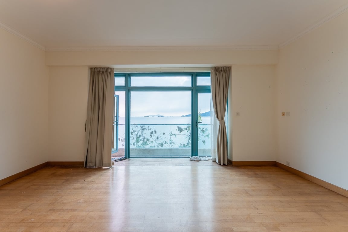 https://img.propertyraptor.com/cdn-cgi/imagedelivery/KD5bF_AFL0JDTbKLWF7z9g/ap8/ap8_001/hornet/prp/img/28202d32e7abc788feb269cdadcaae4f-wtm.jpg/public