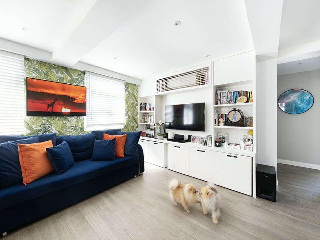 https://img.propertyraptor.com/cdn-cgi/imagedelivery/KD5bF_AFL0JDTbKLWF7z9g/ap8/ap8_001/hornet/prp/img/287af3c09259f9e86923aadf2786f6b4.jpg/public