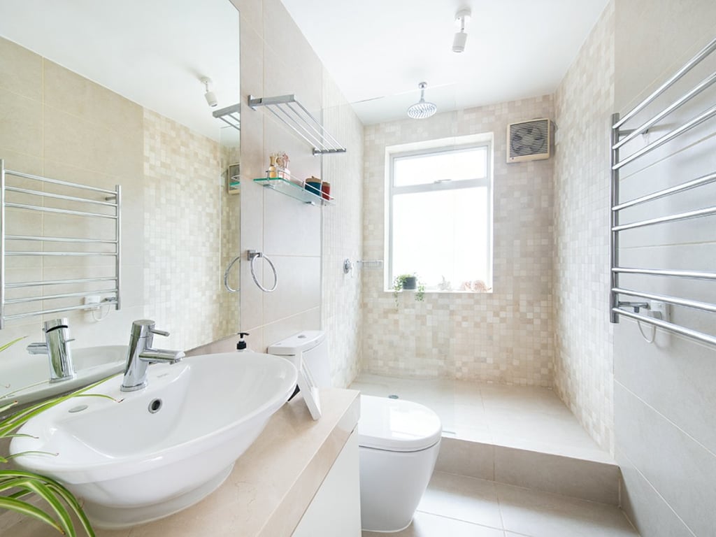 https://img.propertyraptor.com/cdn-cgi/imagedelivery/KD5bF_AFL0JDTbKLWF7z9g/ap8/ap8_001/hornet/prp/img/28852d9440d826294a90a0939a6b3c77.jpg/public