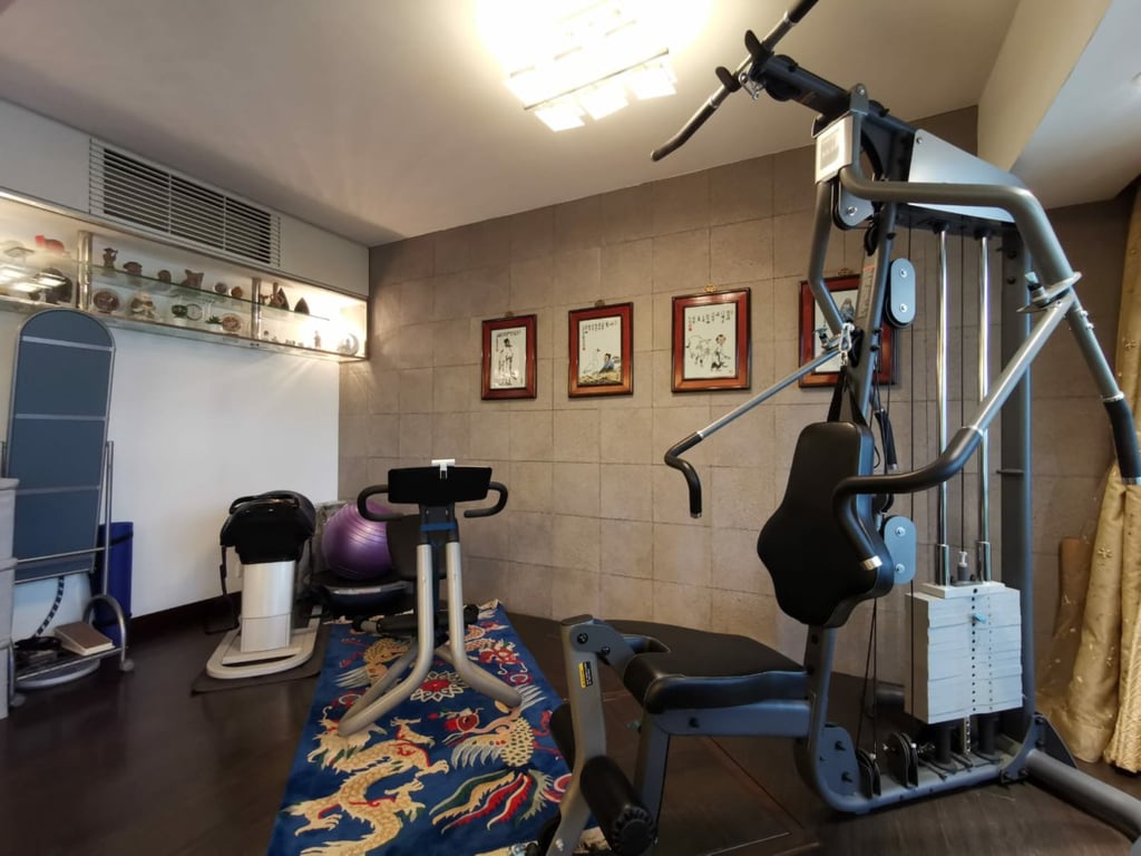 https://img.propertyraptor.com/cdn-cgi/imagedelivery/KD5bF_AFL0JDTbKLWF7z9g/ap8/ap8_001/hornet/prp/img/289db03fcb85abfd6f4a8dcaef2b2243.jpg/public