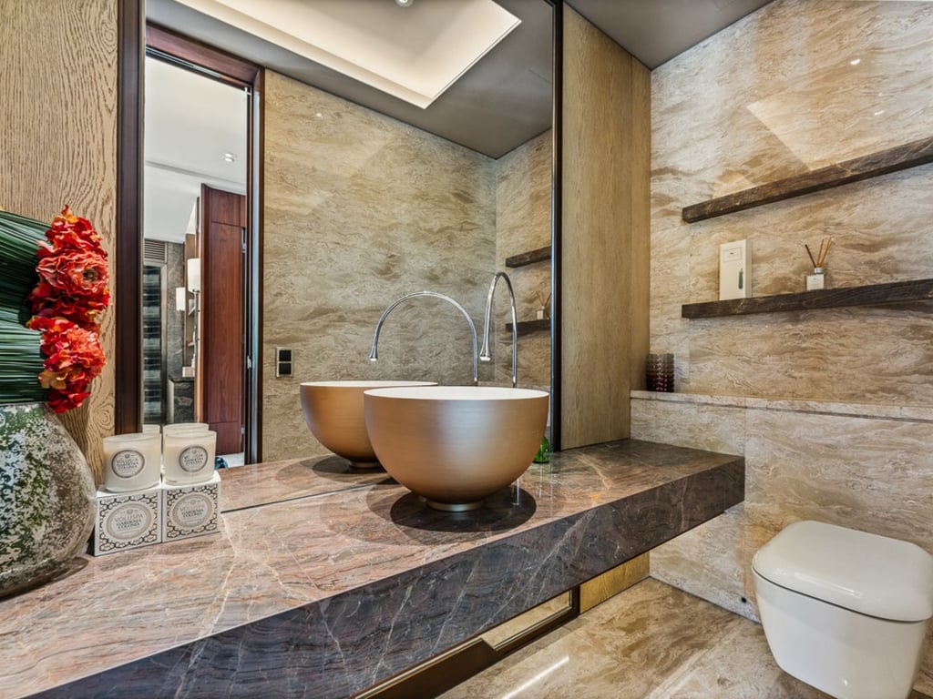 https://img.propertyraptor.com/cdn-cgi/imagedelivery/KD5bF_AFL0JDTbKLWF7z9g/ap8/ap8_001/hornet/prp/img/28cd7ea3dc397b60ab74988ba737f866-wtm.jpg/public