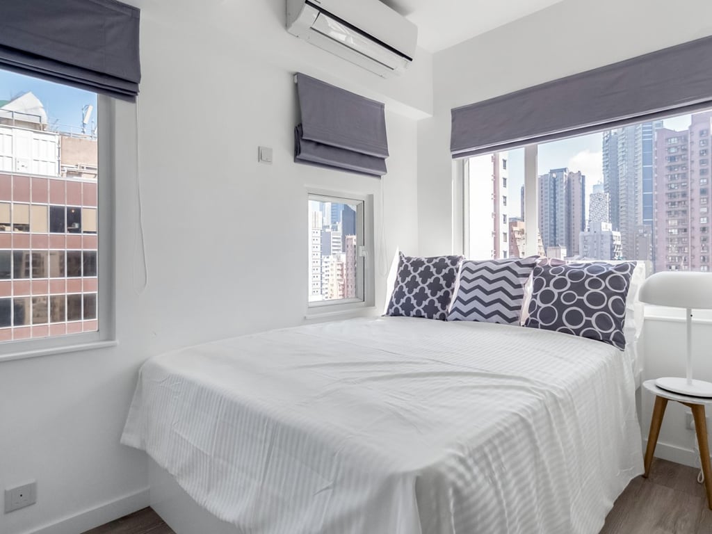 https://img.propertyraptor.com/cdn-cgi/imagedelivery/KD5bF_AFL0JDTbKLWF7z9g/ap8/ap8_001/hornet/prp/img/28de55fbf19da93d0a9d6652798dfb0d.jpg/public