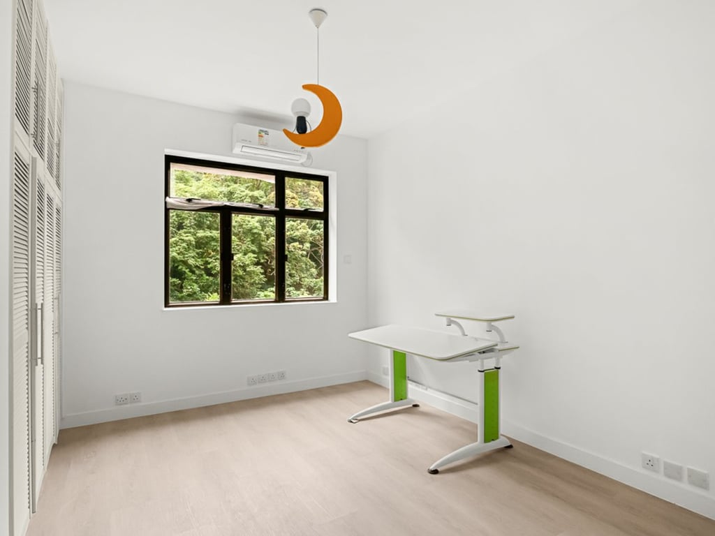 https://img.propertyraptor.com/cdn-cgi/imagedelivery/KD5bF_AFL0JDTbKLWF7z9g/ap8/ap8_001/hornet/prp/img/2968372d421e9ef8eaf597c4f2753355-wtm.jpg/public