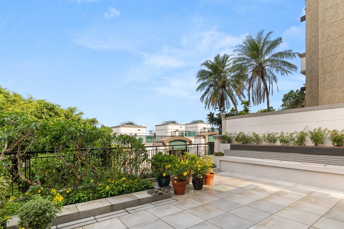 https://img.propertyraptor.com/cdn-cgi/imagedelivery/KD5bF_AFL0JDTbKLWF7z9g/ap8/ap8_001/hornet/prp/img/296c98564c81e663ff086c638bf83191-wtm.jpg/public