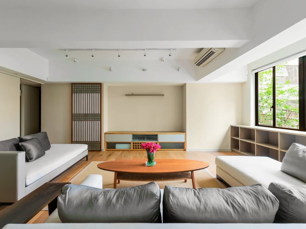https://img.propertyraptor.com/cdn-cgi/imagedelivery/KD5bF_AFL0JDTbKLWF7z9g/ap8/ap8_001/hornet/prp/img/299eff56b7c880c8cb5d6d15c63736e5.jpg/public