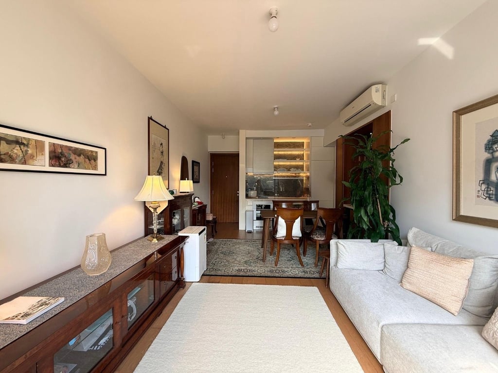 https://img.propertyraptor.com/cdn-cgi/imagedelivery/KD5bF_AFL0JDTbKLWF7z9g/ap8/ap8_001/hornet/prp/img/29acf6b89e81a5fe11d82a7c9320b13c-wtm.jpg/public
