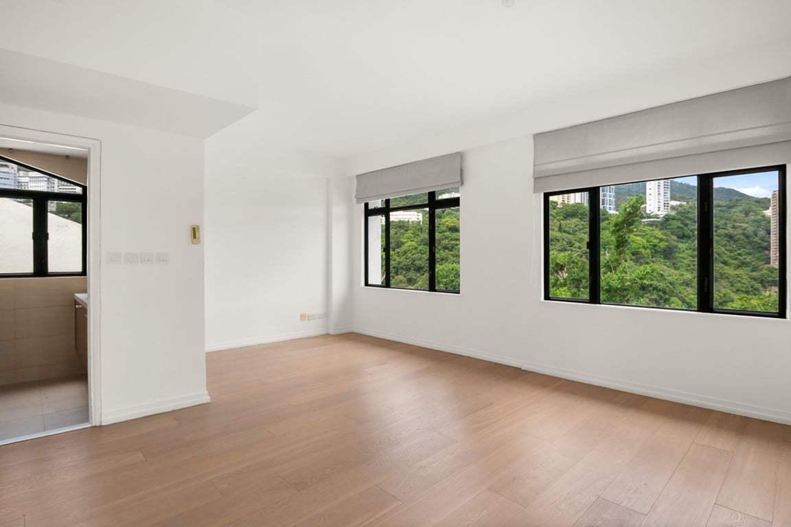 https://img.propertyraptor.com/cdn-cgi/imagedelivery/KD5bF_AFL0JDTbKLWF7z9g/ap8/ap8_001/hornet/prp/img/29dce5a57a36412483c2cdc76007736a-wtm.jpg/public