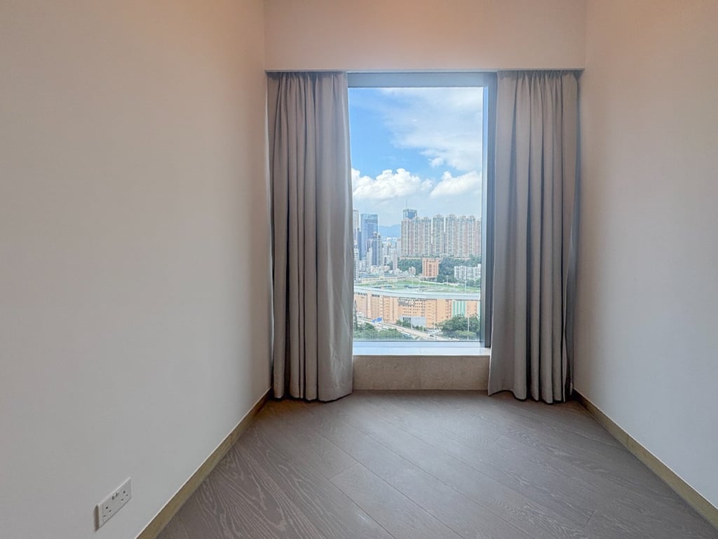https://img.propertyraptor.com/cdn-cgi/imagedelivery/KD5bF_AFL0JDTbKLWF7z9g/ap8/ap8_001/hornet/prp/img/2a09ced4da62e09a71487e947324cef4-wtm.jpg/public