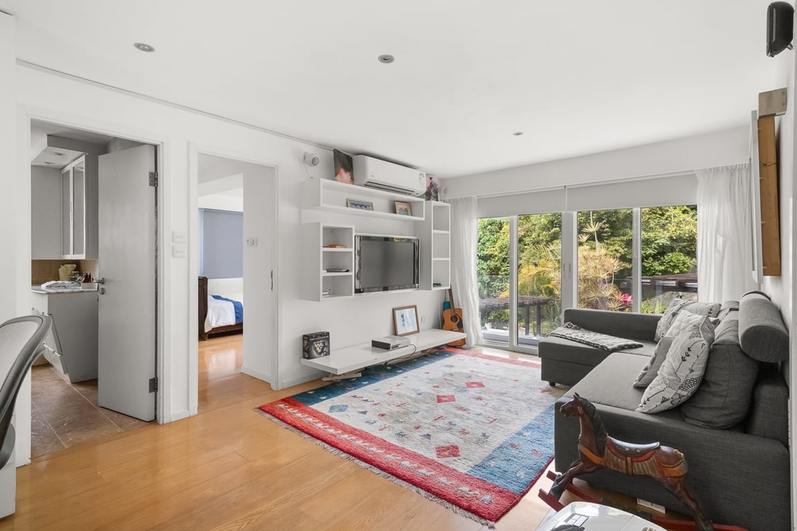 https://img.propertyraptor.com/cdn-cgi/imagedelivery/KD5bF_AFL0JDTbKLWF7z9g/ap8/ap8_001/hornet/prp/img/2a15f35d8542c1204de07d49f4e727b0-wtm.jpg/public
