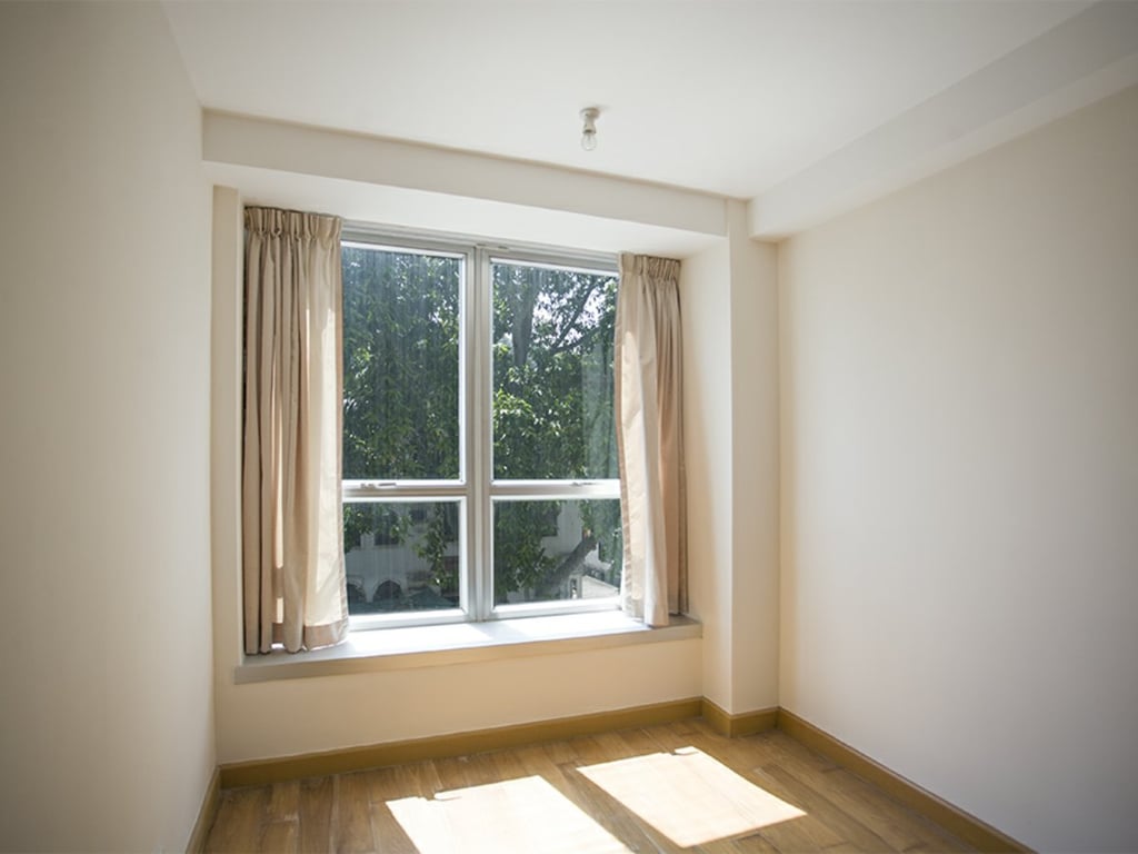 https://img.propertyraptor.com/cdn-cgi/imagedelivery/KD5bF_AFL0JDTbKLWF7z9g/ap8/ap8_001/hornet/prp/img/2aa0d3bf5b2830edd9cb08ff27d6c3a2.jpg/public