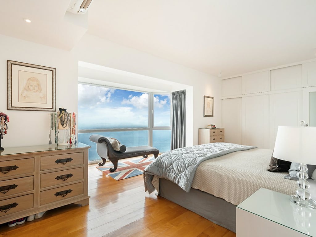 https://img.propertyraptor.com/cdn-cgi/imagedelivery/KD5bF_AFL0JDTbKLWF7z9g/ap8/ap8_001/hornet/prp/img/2b173e0f0451614fc8eb5bbe4be17323.jpg/public