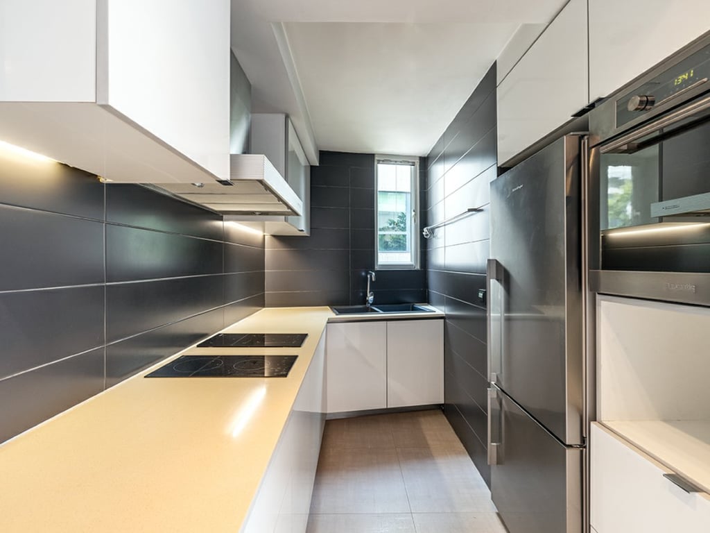https://img.propertyraptor.com/cdn-cgi/imagedelivery/KD5bF_AFL0JDTbKLWF7z9g/ap8/ap8_001/hornet/prp/img/2b1c03973ed8931616de49536d37a3e1.jpg/public