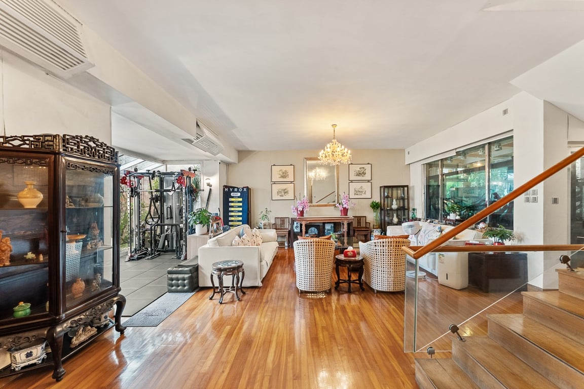 https://img.propertyraptor.com/cdn-cgi/imagedelivery/KD5bF_AFL0JDTbKLWF7z9g/ap8/ap8_001/hornet/prp/img/2b2df39450604b69f3131bb5b4306d94-wtm.jpg/public