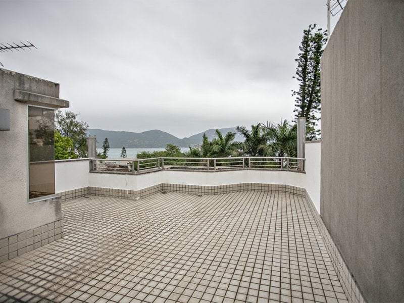https://img.propertyraptor.com/cdn-cgi/imagedelivery/KD5bF_AFL0JDTbKLWF7z9g/ap8/ap8_001/hornet/prp/img/2b2fa6e9fac3a3703da22a1083b3ba0e.jpg/public