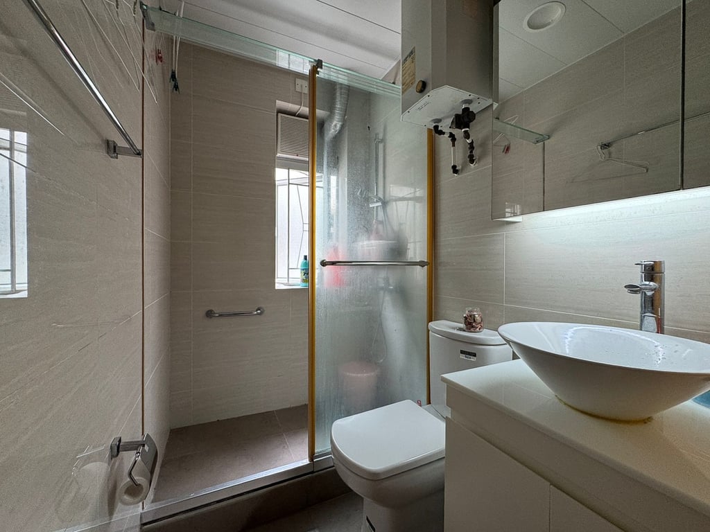 https://img.propertyraptor.com/cdn-cgi/imagedelivery/KD5bF_AFL0JDTbKLWF7z9g/ap8/ap8_001/hornet/prp/img/2b36aa05dda5781d0057c0b5a3596012-wtm.jpg/public