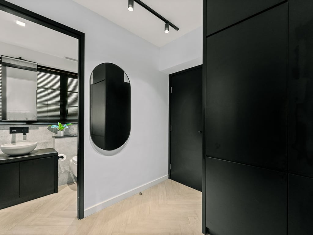 https://img.propertyraptor.com/cdn-cgi/imagedelivery/KD5bF_AFL0JDTbKLWF7z9g/ap8/ap8_001/hornet/prp/img/2b48ec1ed8b44b3eebda2e3b3724b28a.jpg/public