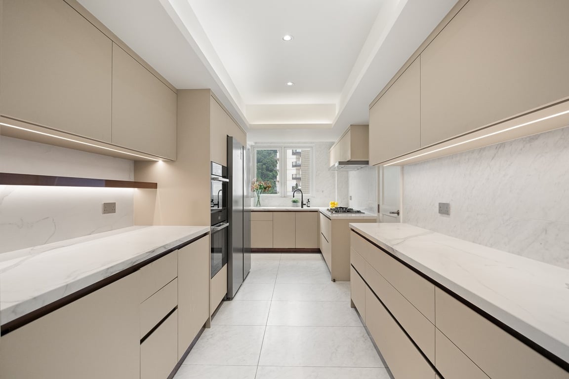 https://img.propertyraptor.com/cdn-cgi/imagedelivery/KD5bF_AFL0JDTbKLWF7z9g/ap8/ap8_001/hornet/prp/img/2bc19b7b6a5e84f2fda59dc735bb6136-wtm.jpg/public
