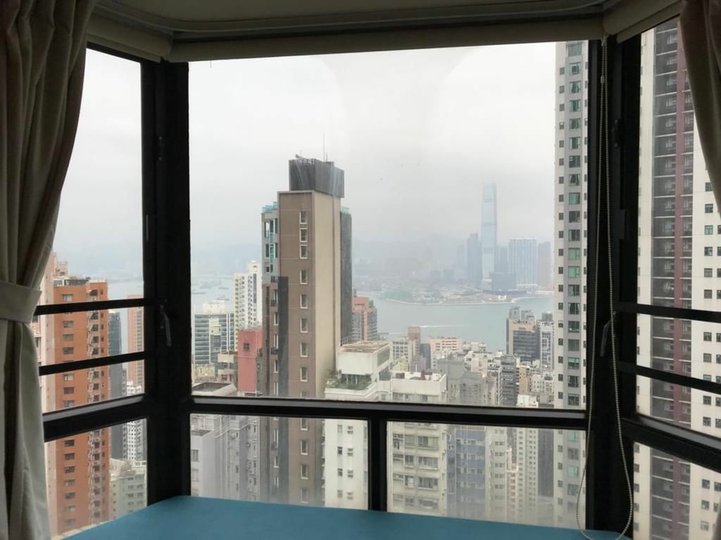 https://img.propertyraptor.com/cdn-cgi/imagedelivery/KD5bF_AFL0JDTbKLWF7z9g/ap8/ap8_001/hornet/prp/img/2be84f79d8ba62dfeea3e0ddce103aae-wtm.jpg/public