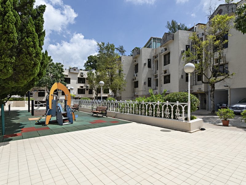 https://img.propertyraptor.com/cdn-cgi/imagedelivery/KD5bF_AFL0JDTbKLWF7z9g/ap8/ap8_001/hornet/prp/img/2bfdd2e7e664b596ea9ff811cfeea125.jpg/public