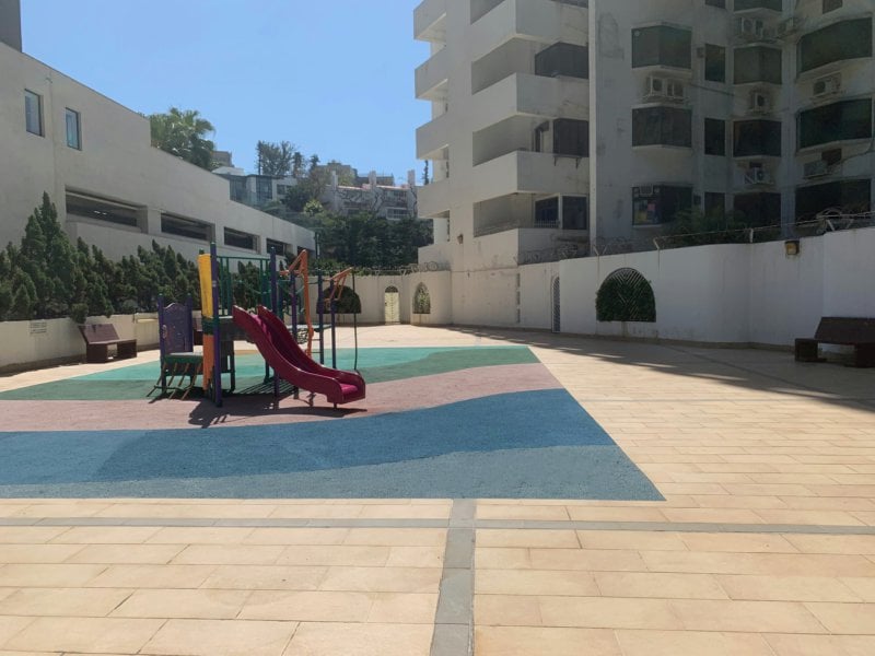 https://img.propertyraptor.com/cdn-cgi/imagedelivery/KD5bF_AFL0JDTbKLWF7z9g/ap8/ap8_001/hornet/prp/img/2c05a52b12a6519a1e60ca640c37fca8.jpg/public