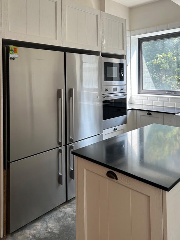 https://img.propertyraptor.com/cdn-cgi/imagedelivery/KD5bF_AFL0JDTbKLWF7z9g/ap8/ap8_001/hornet/prp/img/2c257da6a60a3fc33022ea2396d76f7b-wtm.jpg/public