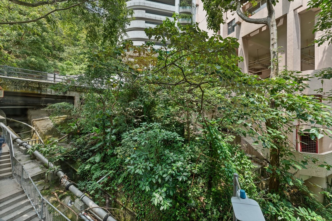 https://img.propertyraptor.com/cdn-cgi/imagedelivery/KD5bF_AFL0JDTbKLWF7z9g/ap8/ap8_001/hornet/prp/img/2c412dc9e558195d95cec2e7b3c08d01-wtm.jpg/public