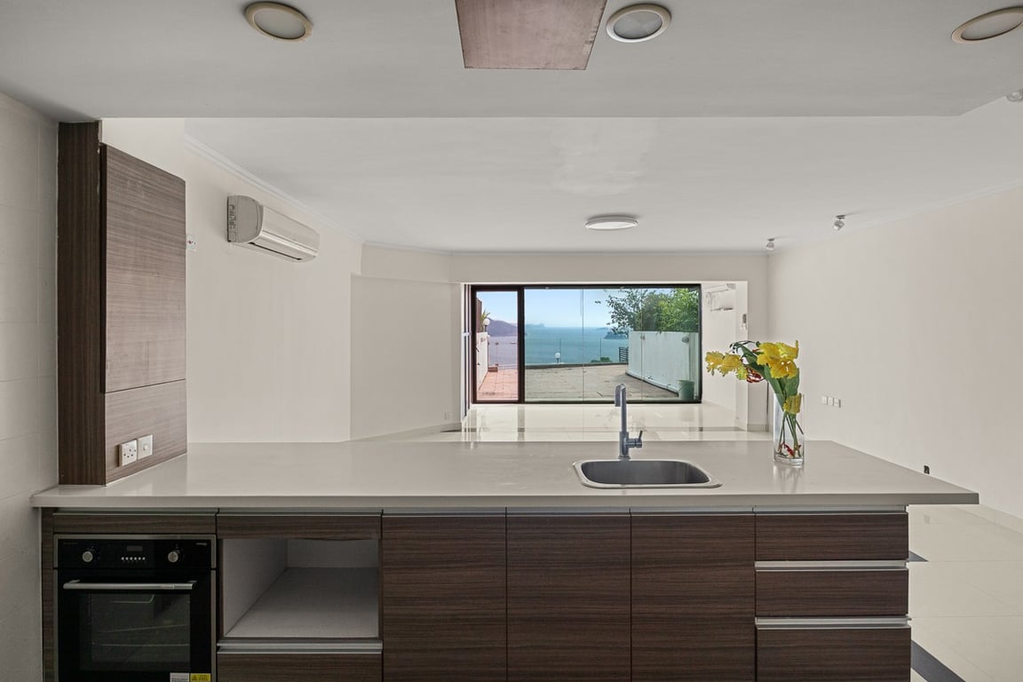 https://img.propertyraptor.com/cdn-cgi/imagedelivery/KD5bF_AFL0JDTbKLWF7z9g/ap8/ap8_001/hornet/prp/img/2c8e331c9cd34934c60ea130c9644c00-wtm.jpg/public