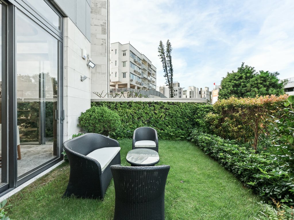 https://img.propertyraptor.com/cdn-cgi/imagedelivery/KD5bF_AFL0JDTbKLWF7z9g/ap8/ap8_001/hornet/prp/img/2ca59633acc04d21b1a9290baee4896d-wtm.jpg/public