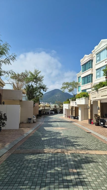 https://img.propertyraptor.com/cdn-cgi/imagedelivery/KD5bF_AFL0JDTbKLWF7z9g/ap8/ap8_001/hornet/prp/img/2ca60b99a7ed07c916b70f24040cedd5-wtm.jpg/public