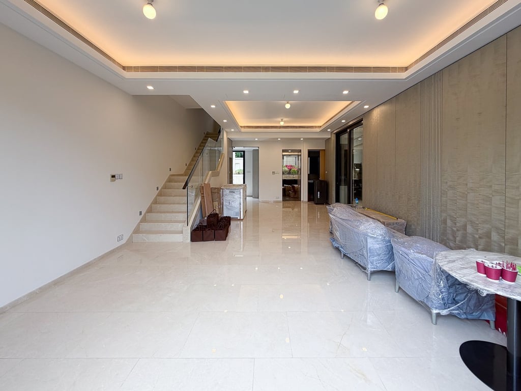 https://img.propertyraptor.com/cdn-cgi/imagedelivery/KD5bF_AFL0JDTbKLWF7z9g/ap8/ap8_001/hornet/prp/img/2ce5472698ff05c941da14b600a12b54-wtm.jpg/public