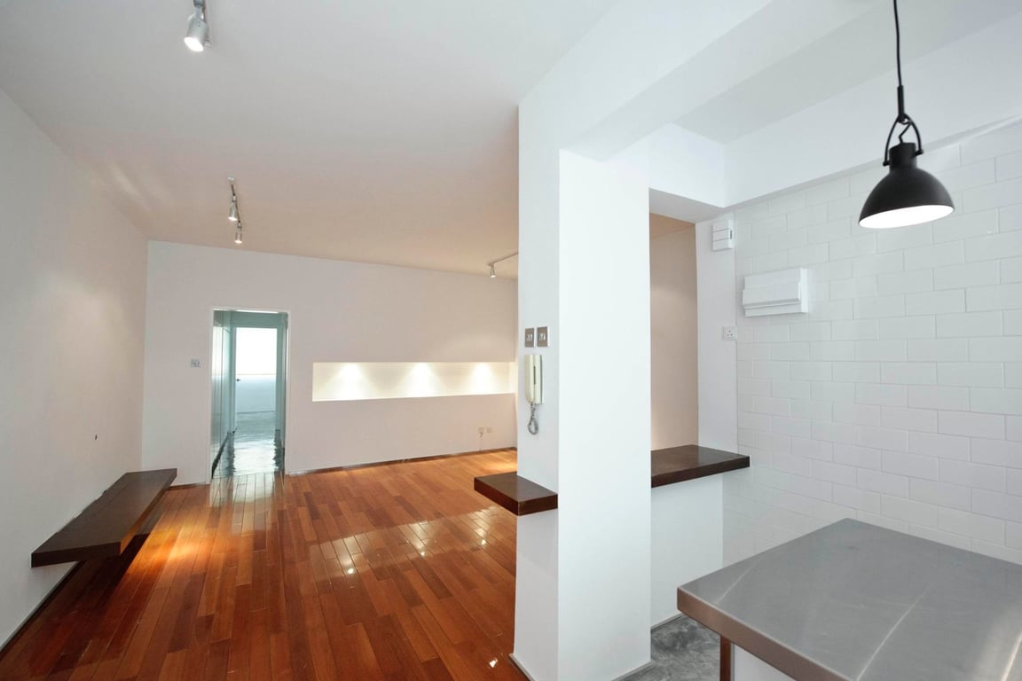 https://img.propertyraptor.com/cdn-cgi/imagedelivery/KD5bF_AFL0JDTbKLWF7z9g/ap8/ap8_001/hornet/prp/img/2cff56d340348bf29c28dbcbf7c78099-wtm.jpg/public