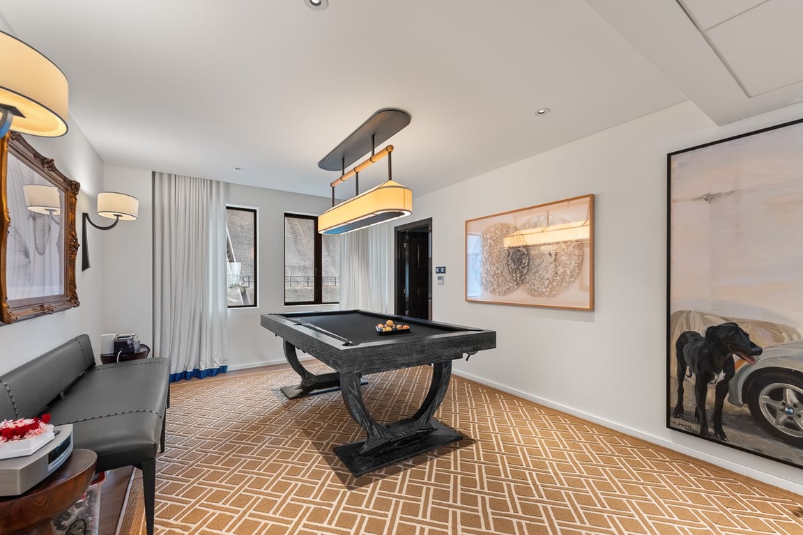https://img.propertyraptor.com/cdn-cgi/imagedelivery/KD5bF_AFL0JDTbKLWF7z9g/ap8/ap8_001/hornet/prp/img/2d06a0b21f625206b327966f14e16397-wtm.jpg/public