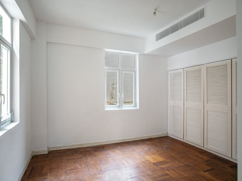https://img.propertyraptor.com/cdn-cgi/imagedelivery/KD5bF_AFL0JDTbKLWF7z9g/ap8/ap8_001/hornet/prp/img/2d06d0a82e622441e48a7042ba638dc3.jpg/public