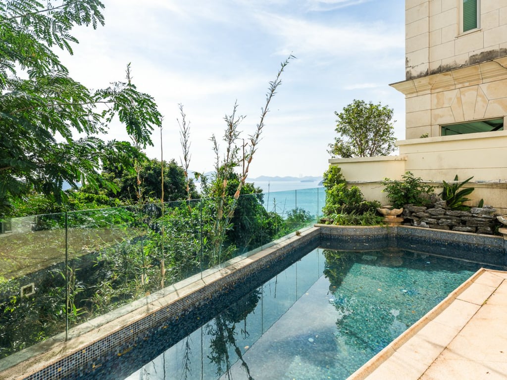 110 Repulse Bay Road