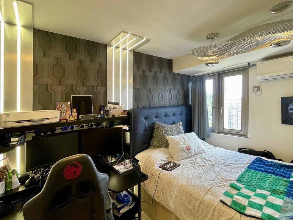 https://img.propertyraptor.com/cdn-cgi/imagedelivery/KD5bF_AFL0JDTbKLWF7z9g/ap8/ap8_001/hornet/prp/img/2d446862b40b77571be71025dac4aa78.jpg/public