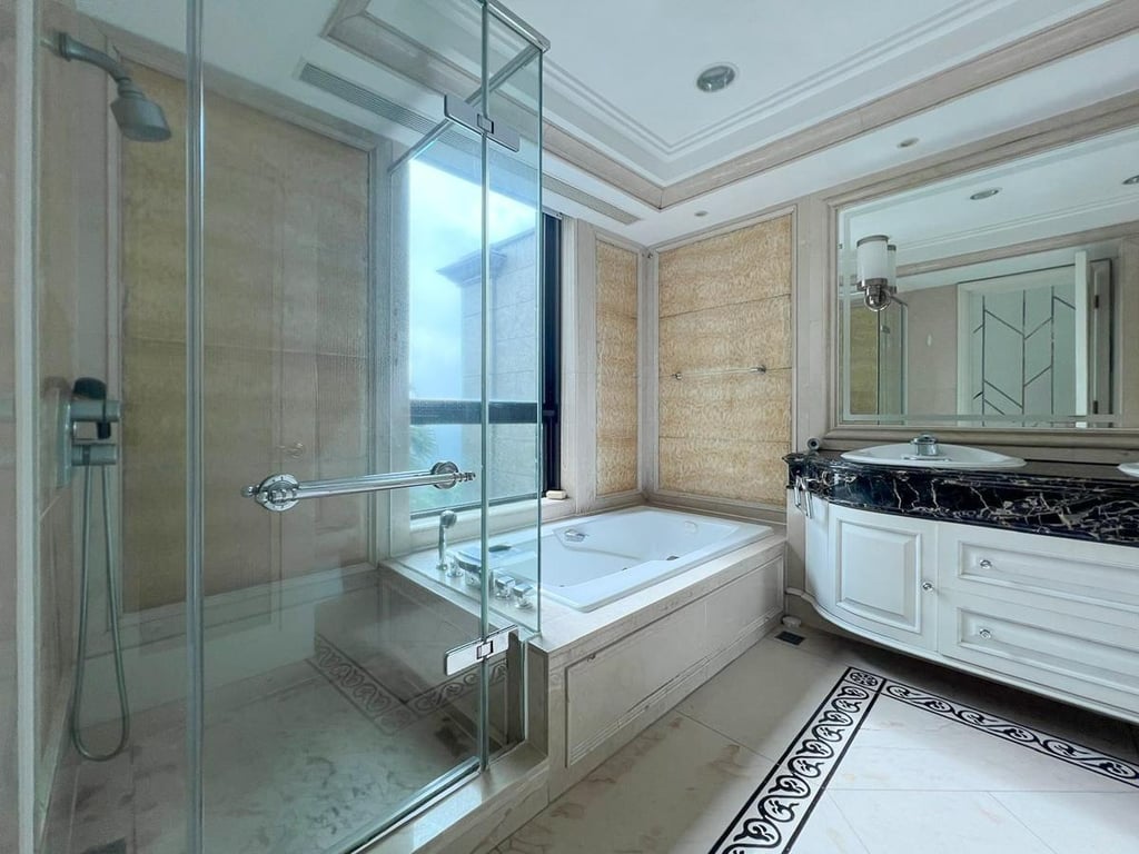 https://img.propertyraptor.com/cdn-cgi/imagedelivery/KD5bF_AFL0JDTbKLWF7z9g/ap8/ap8_001/hornet/prp/img/2d4498c55d034f91e417dc986b07739a-wtm.jpg/public