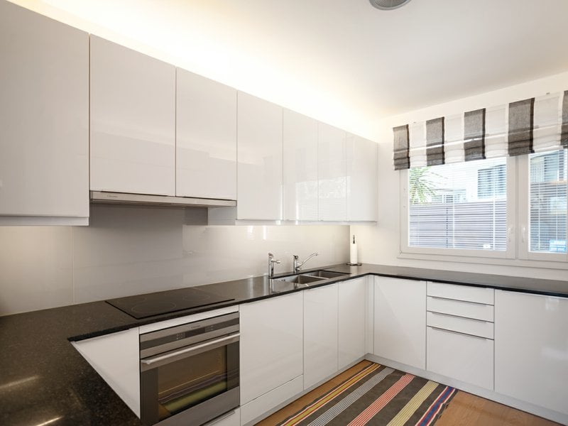 https://img.propertyraptor.com/cdn-cgi/imagedelivery/KD5bF_AFL0JDTbKLWF7z9g/ap8/ap8_001/hornet/prp/img/2d7d621d9ccd66648c643ed00cd36e36.jpg/public
