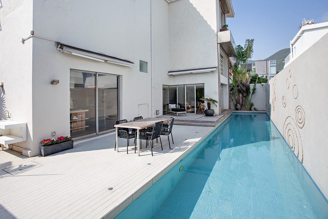 https://img.propertyraptor.com/cdn-cgi/imagedelivery/KD5bF_AFL0JDTbKLWF7z9g/ap8/ap8_001/hornet/prp/img/2e17d06bc36a6a7eb9740f2b1b734483-wtm.jpg/public