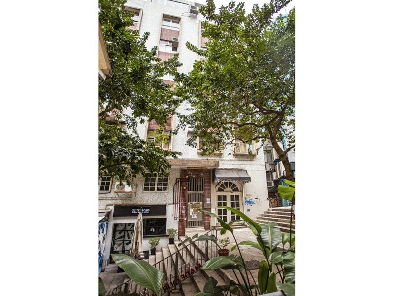 https://img.propertyraptor.com/cdn-cgi/imagedelivery/KD5bF_AFL0JDTbKLWF7z9g/ap8/ap8_001/hornet/prp/img/2e60c7db934a64fdaecd9119b42e43df.jpg/public