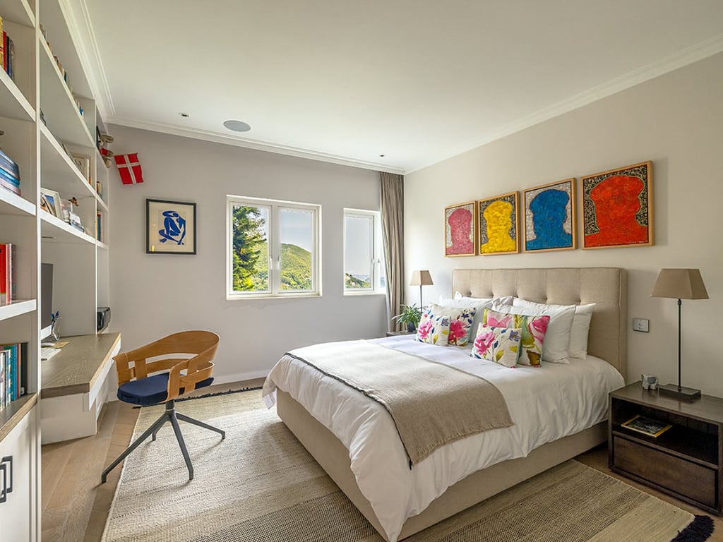 https://img.propertyraptor.com/cdn-cgi/imagedelivery/KD5bF_AFL0JDTbKLWF7z9g/ap8/ap8_001/hornet/prp/img/2e70b5329e1b014cac6bc17c7c8d2fc4.jpg/public
