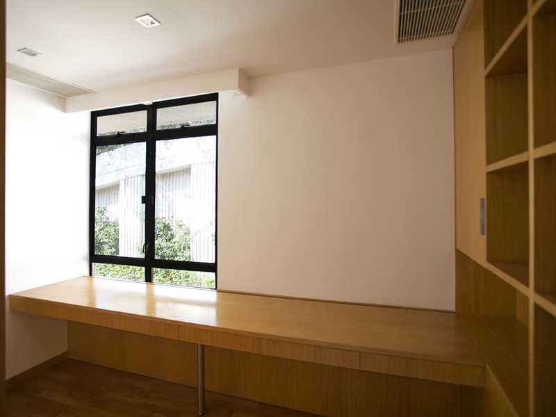 https://img.propertyraptor.com/cdn-cgi/imagedelivery/KD5bF_AFL0JDTbKLWF7z9g/ap8/ap8_001/hornet/prp/img/2ea57d339a0b06560789e4a2f18df484.jpg/public